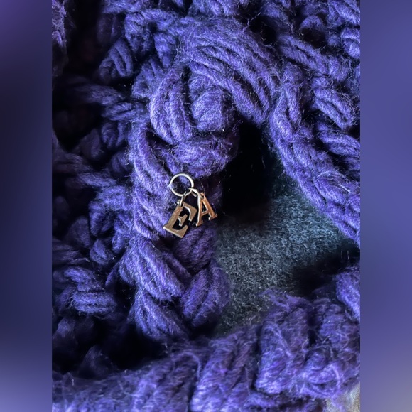 EMPORIO ARMANI purple shawl - Picture 3 of 5